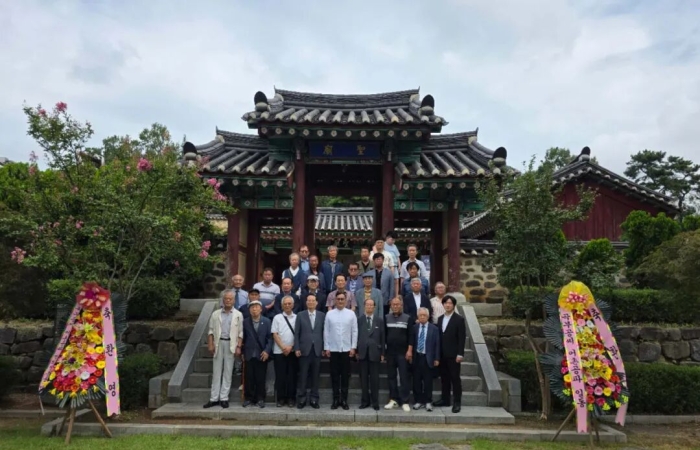 跨越半世纪的“重逢”——孔垂长先生参访韩国华城阙里祠 ... ...